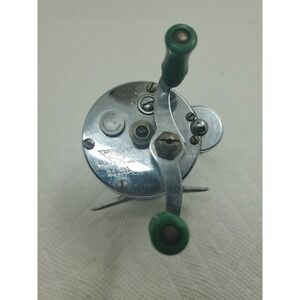 Pflueger Akron No. 1893 Vintage Baitcasting Fishing Reel Chrome Green Knobs